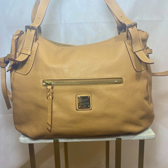 Vintage DOONEY BOURKE medium size Satchel bag perfect Cream goes with everything - Picture 1 of 9